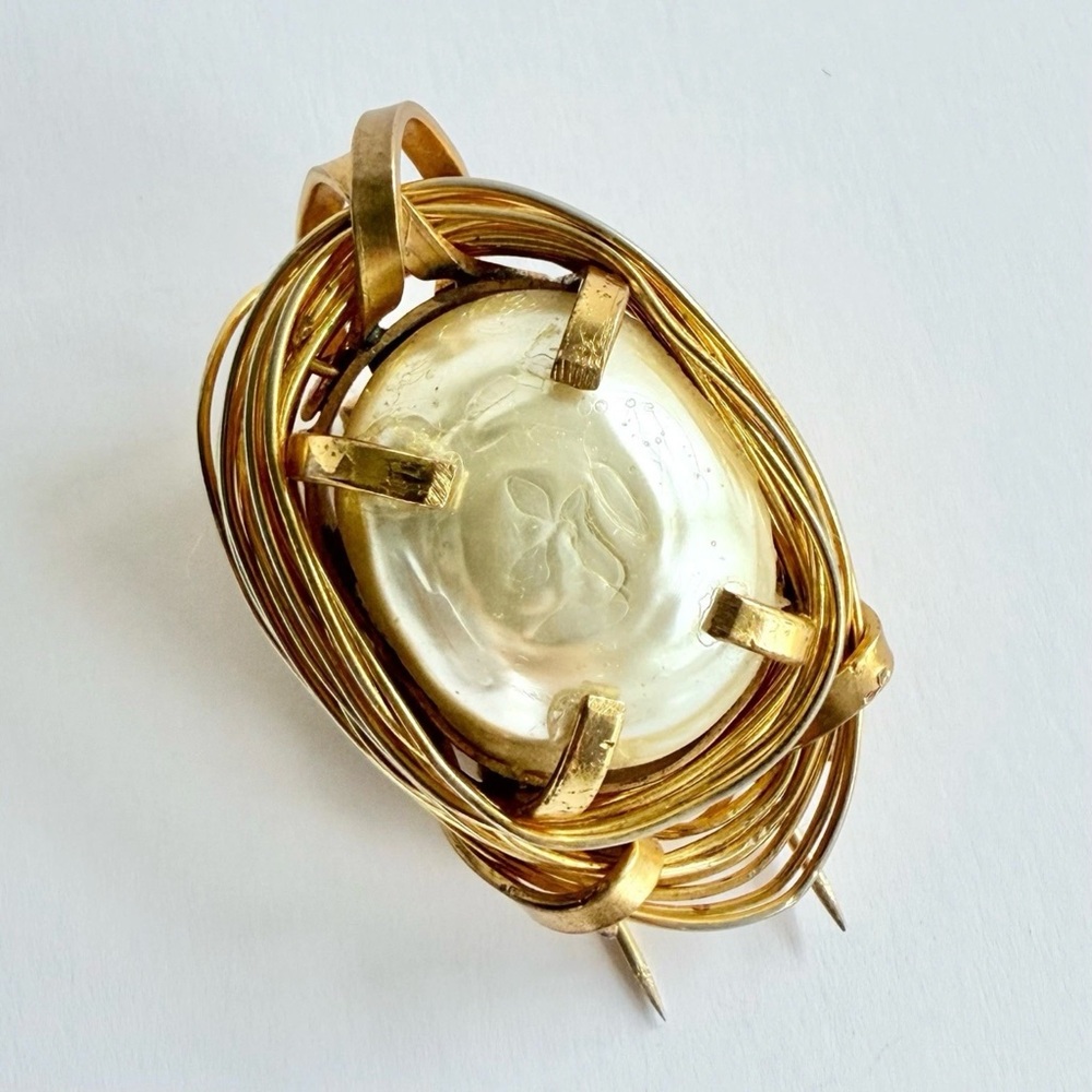 Vintage French Couture Faux Pearl Gilt Wire Fur Clip By Roger Scemama